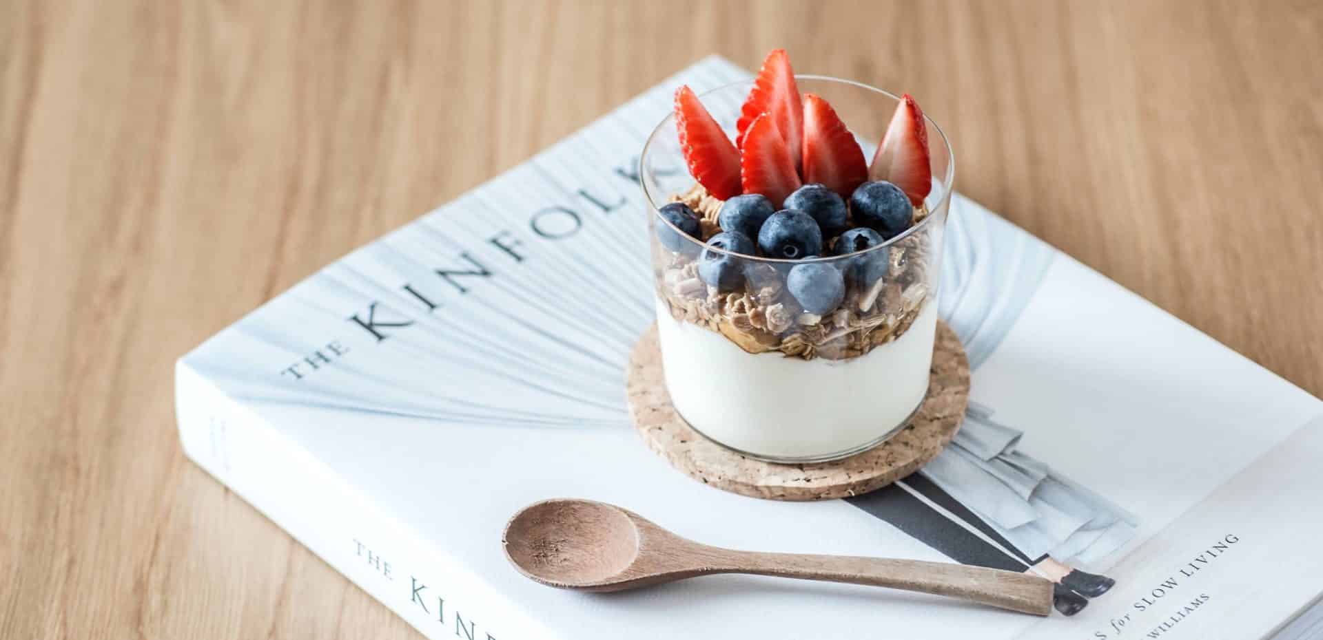 Grčki jogurt dobar je za zdravlje, a može se kombinirati sa zanimljivim namirnicama