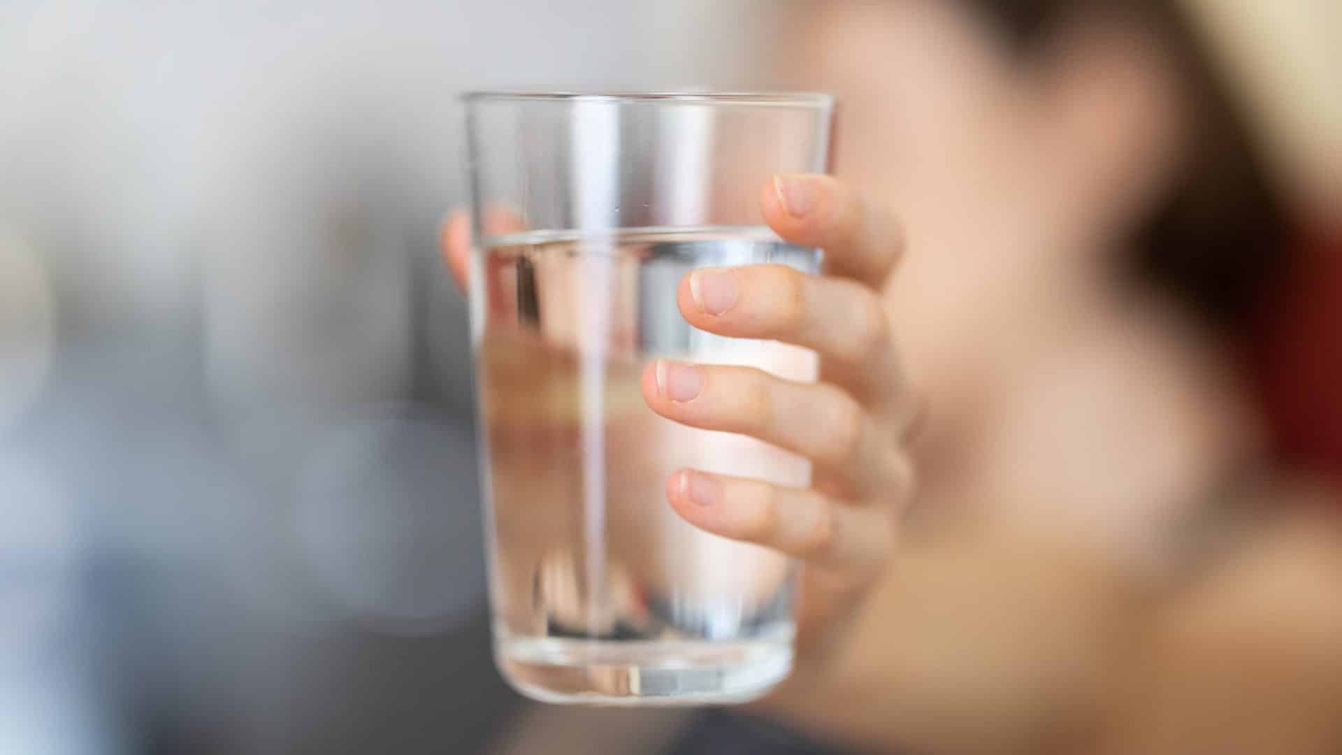 Popijte vodu! Zašto je hidratizacija važna i koliko je dovoljno?